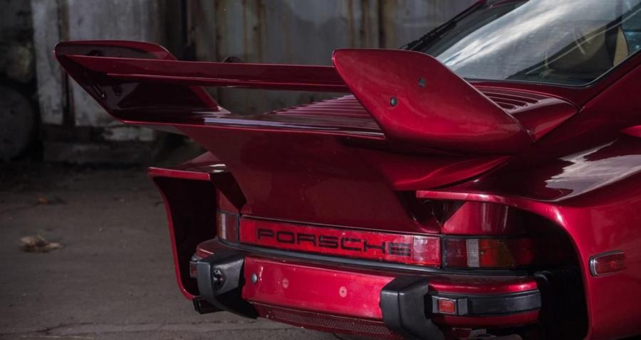  Porsche 935 Street Version 1983 года  (фото 8 из 14)